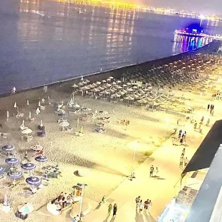 Magic Carpet In Shkembi I Kavajes Is A 5 Min Walk To The 아파트 Durrës