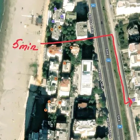 Magic Carpet In Shkembi I Kavajes Is A 5 Min Walk To The